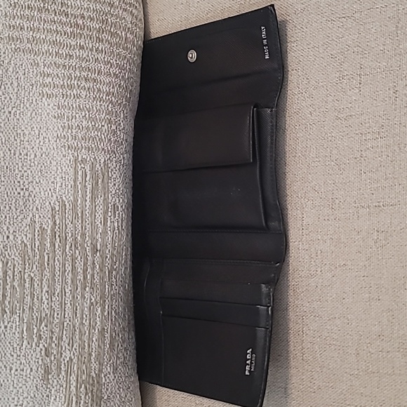 Prada Wallet - Picture 3 of 12